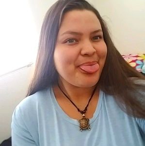 Meet your Posher, Crystal